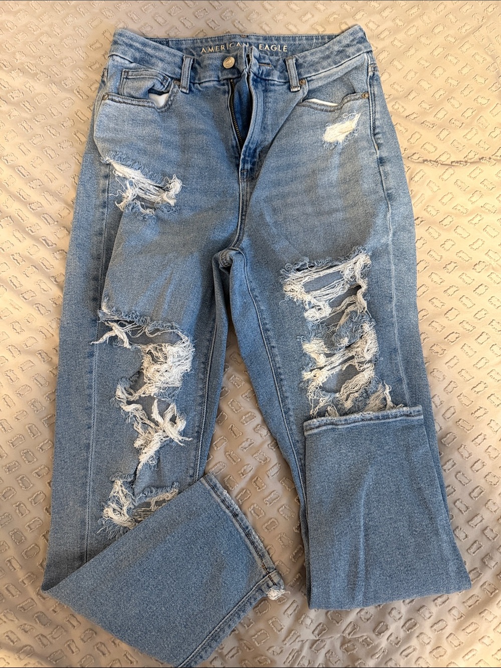American Eagle Outfitters Light Blue Ripped Boyfriend Jeans